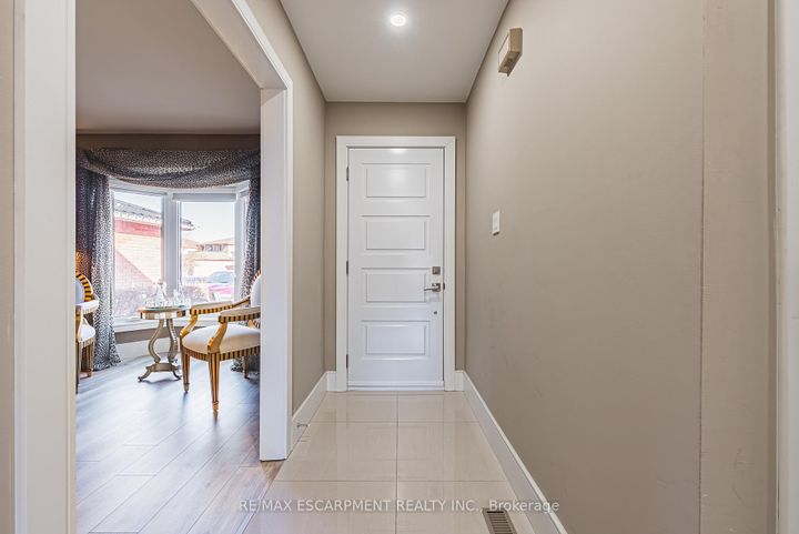 Photo 4 at 103 Broughton Avenue, Broughton, Hamilton