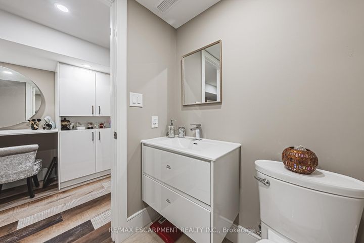 Photo 31 at 103 Broughton Avenue, Broughton, Hamilton
