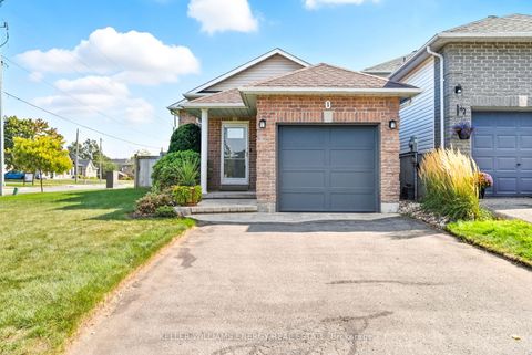 Photo 1 at 1 Daiseyfield Avenue, Courtice, Clarington