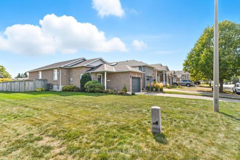 Photo 3 at 1 Daiseyfield Avenue, Courtice, Clarington