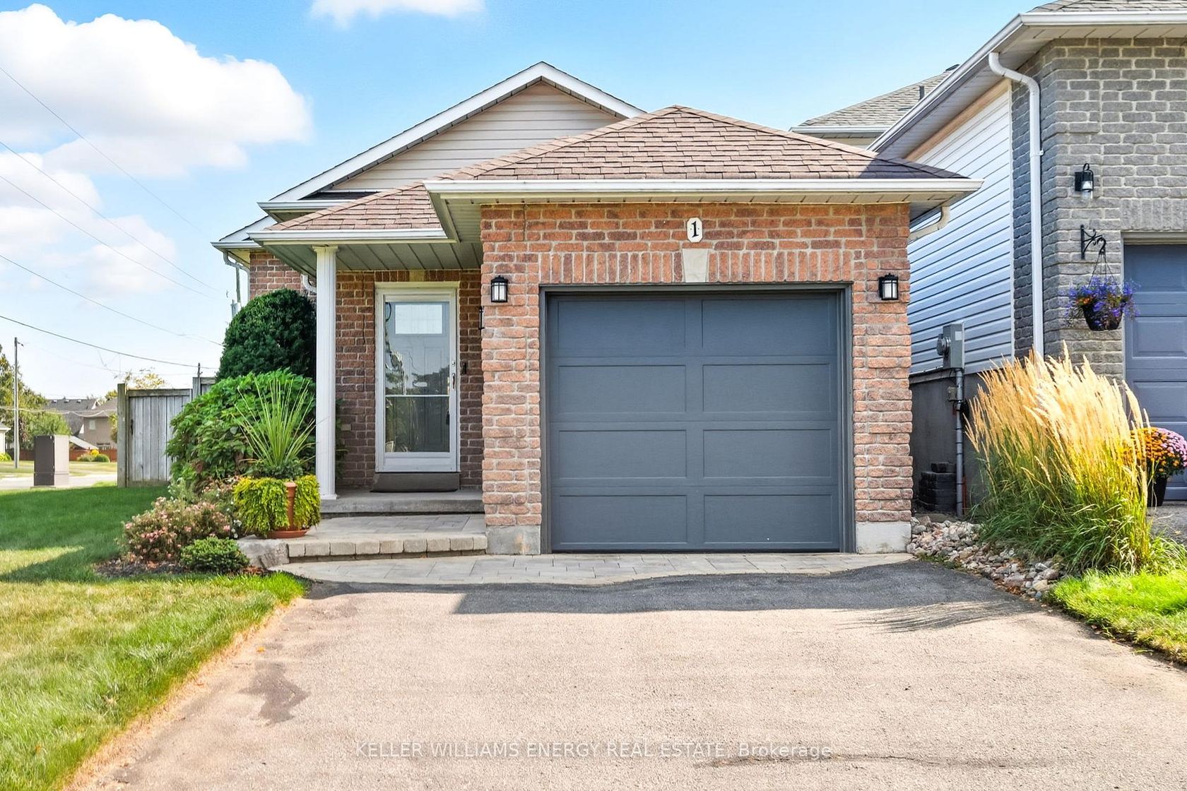 1 Daiseyfield Avenue, Courtice, Clarington 