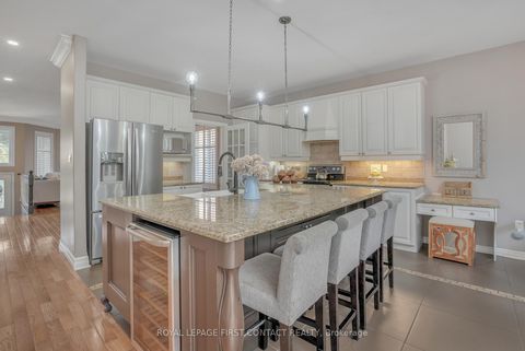 Photo 5 at 28 Windsor Crescent, Shore, Barrie