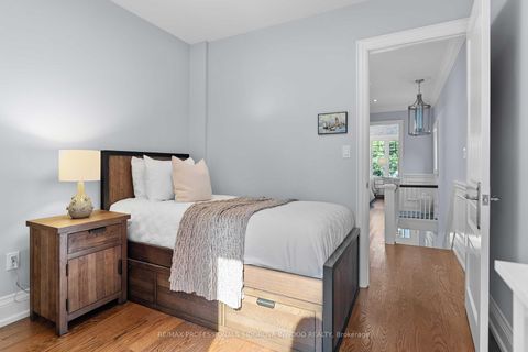 Photo 18 at 470 Runnymede Road, Bloor West Village, Toronto