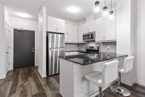 Photo 4 at 121 - 102 Grovewood Common, GO Glenorchy, Oakville