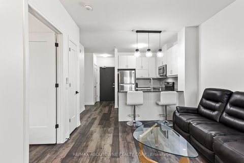 Photo 10 at 121 - 102 Grovewood Common, GO Glenorchy, Oakville