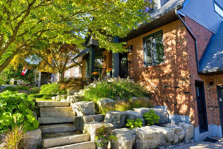 Photo 1 at 6 Mays Crescent, Waterdown, Hamilton