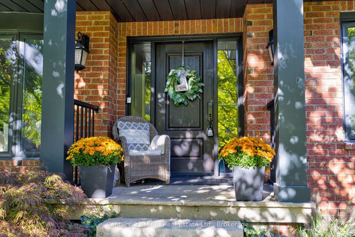 Photo 4 at 6 Mays Crescent, Waterdown, Hamilton