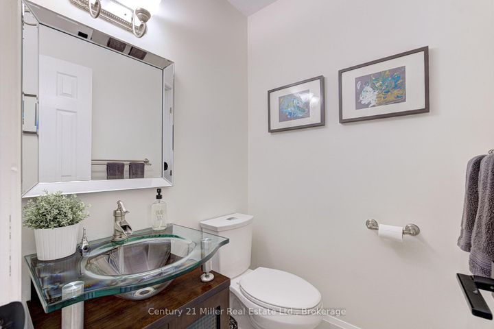 Photo 29 at 6 Mays Crescent, Waterdown, Hamilton