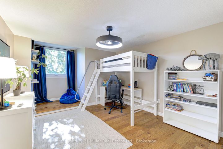 Photo 36 at 6 Mays Crescent, Waterdown, Hamilton