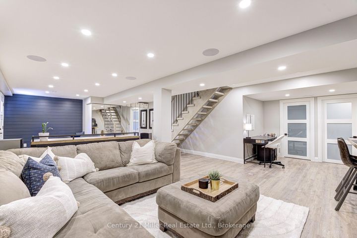 Photo 38 at 6 Mays Crescent, Waterdown, Hamilton