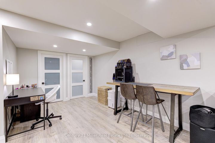 Photo 40 at 6 Mays Crescent, Waterdown, Hamilton