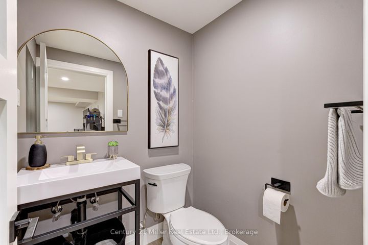Photo 41 at 6 Mays Crescent, Waterdown, Hamilton