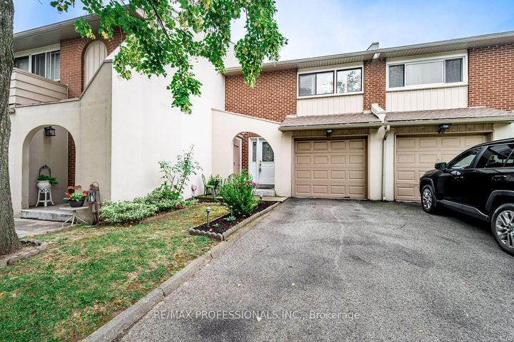 Photo 1 at 41 - 1180 Mississauga Valley Boulevard, Mississauga Valleys, Mississauga