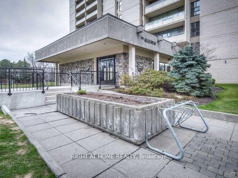 Photo 2 at 1812 - 360 Ridelle Avenue, Belgravia, Toronto