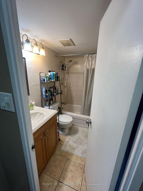 Photo 3 at 1812 - 360 Ridelle Avenue, Belgravia, Toronto