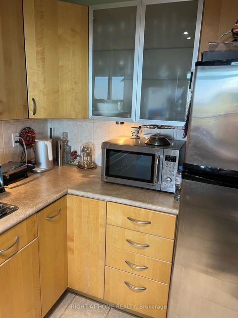 Photo 21 at 1812 - 360 Ridelle Avenue, Belgravia, Toronto Photo 21 at 1812 - 360 Ridelle Avenue, Belgravia, Toronto