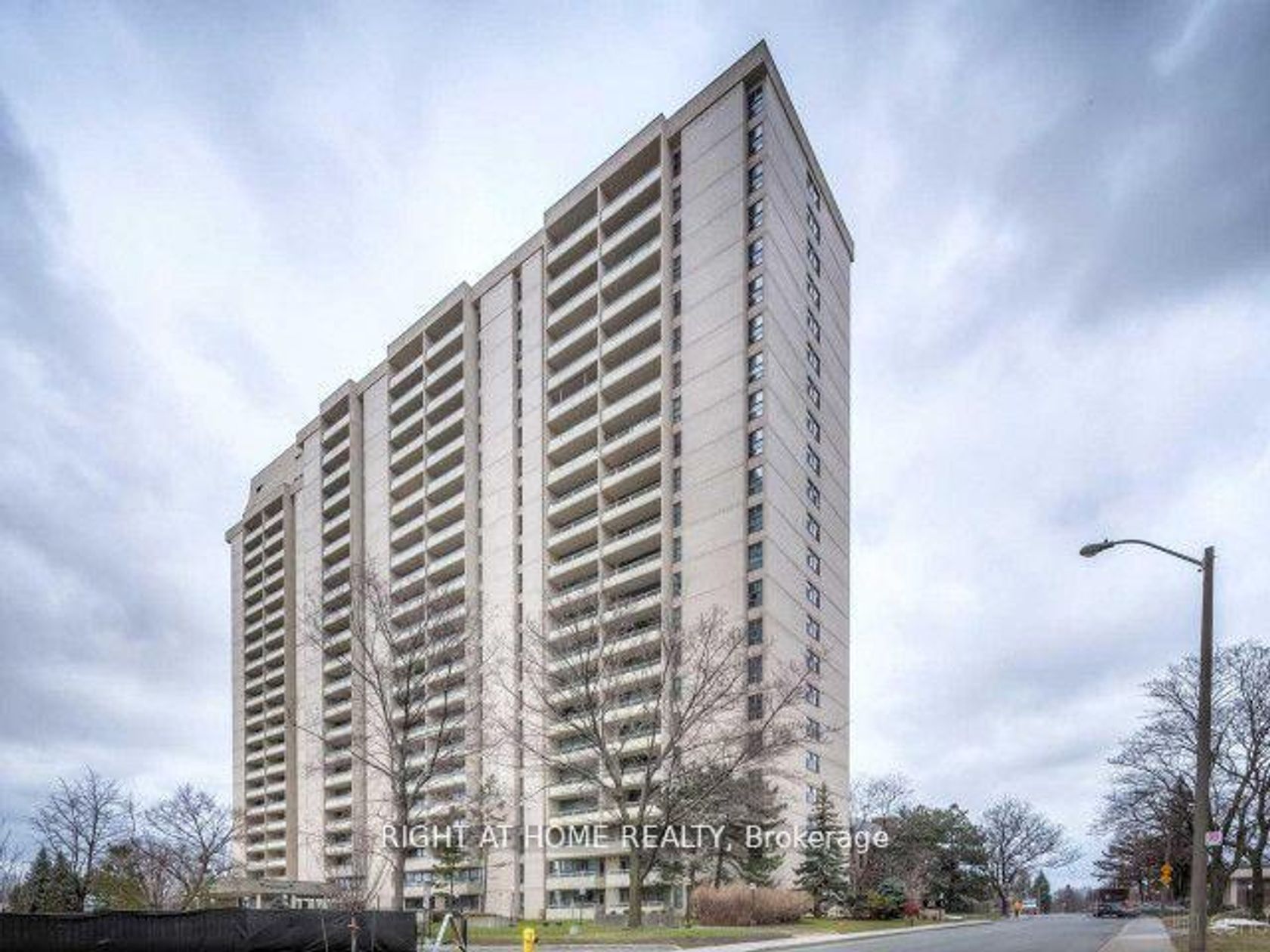 1812 - 360 Ridelle Avenue, Belgravia, Toronto 
