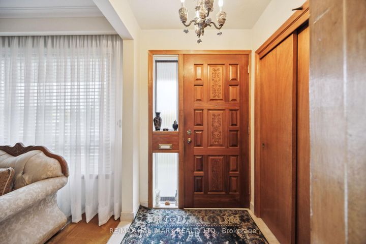 Photo 1 at 23 Lockington Court, Humbermede, Toronto