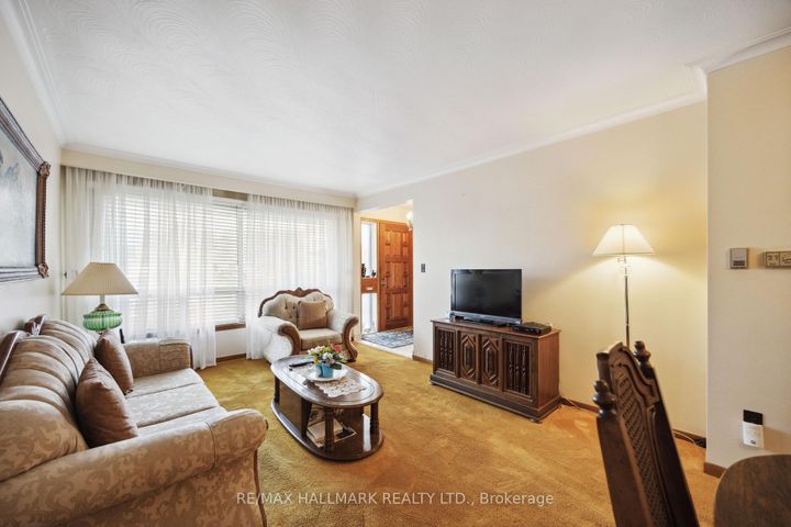 Photo 10 at 23 Lockington Court, Humbermede, Toronto