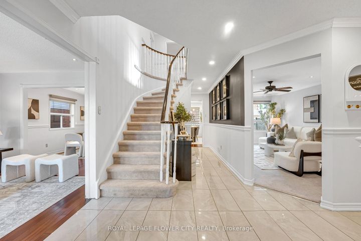 Photo 2 at 3278 Waxwing Drive, Lisgar, Mississauga
