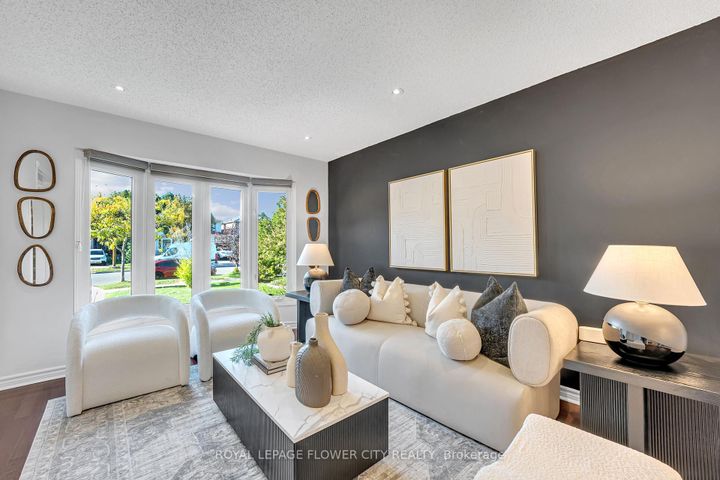 Photo 6 at 3278 Waxwing Drive, Lisgar, Mississauga