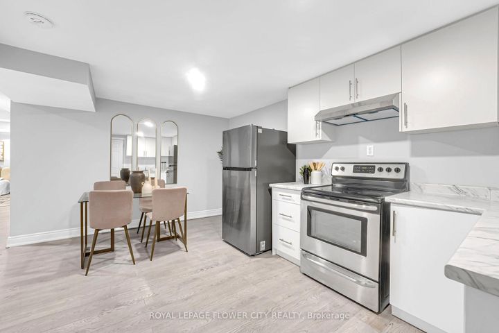 Photo 33 at 3278 Waxwing Drive, Lisgar, Mississauga