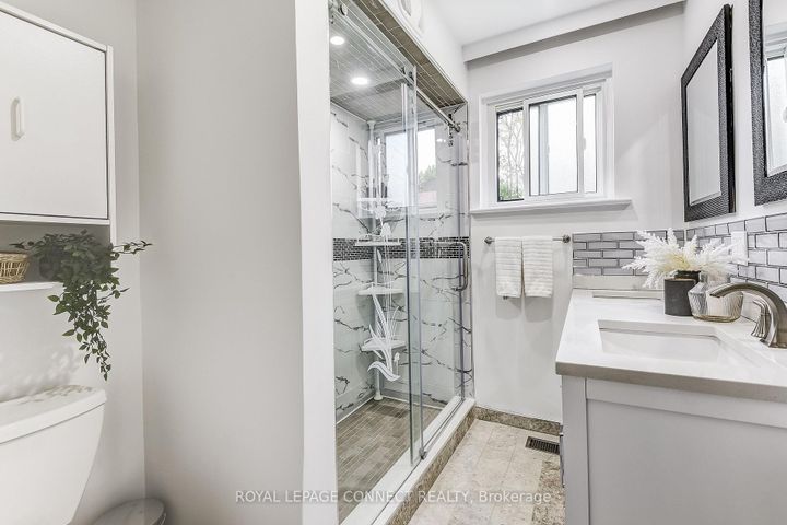 Photo 25 at 22 Ravine Park Crescent, Rouge E10, Toronto