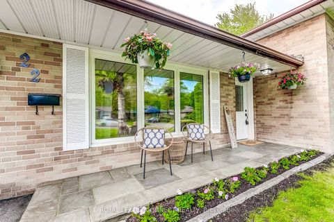 Photo 1 at 22 Ravine Park Crescent, Rouge E10, Toronto