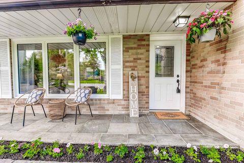 Photo 2 at 22 Ravine Park Crescent, Rouge E10, Toronto