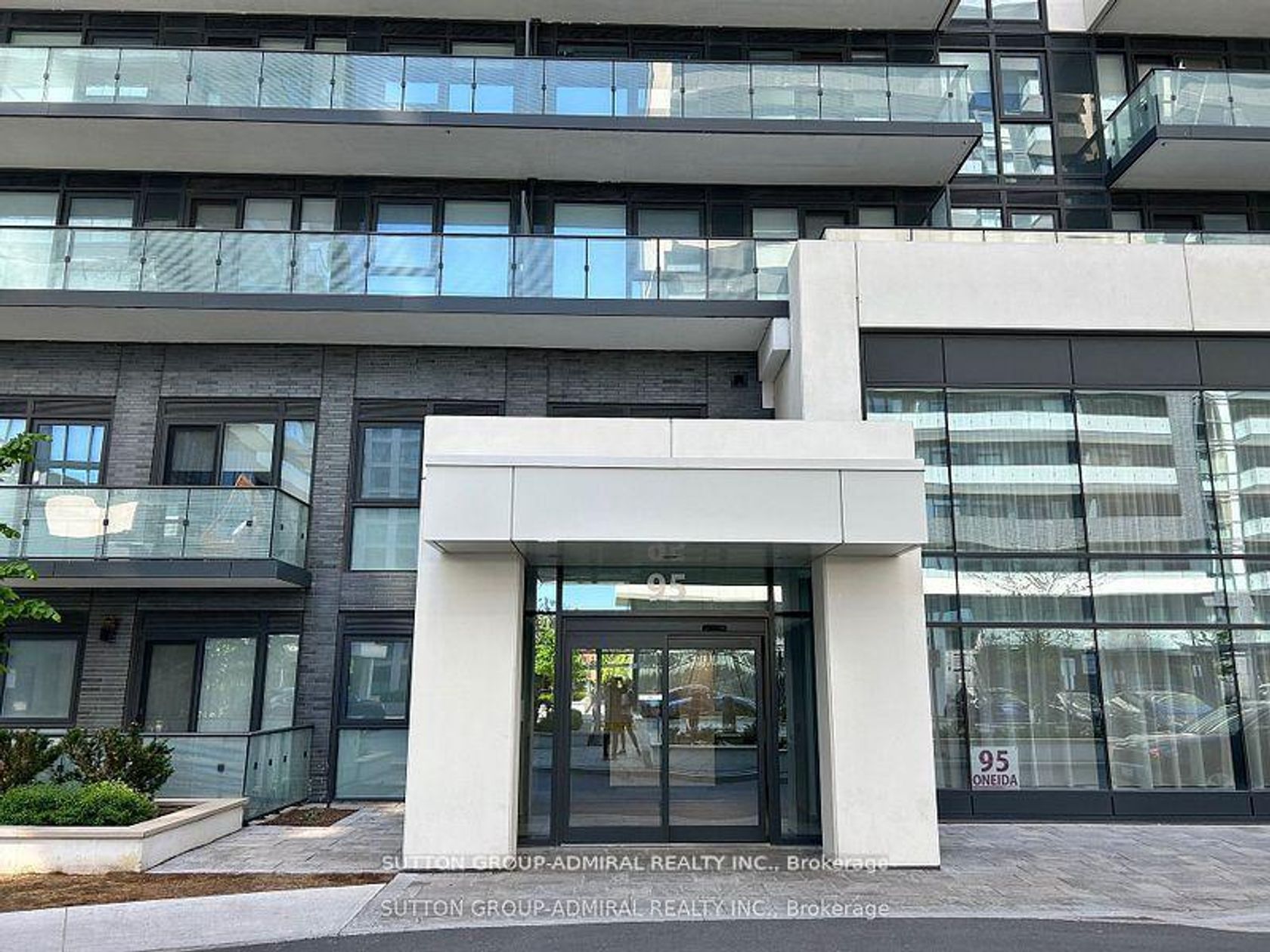 1406 - 95 Oneida Crescent, Langstaff, Richmond Hill photo number 2 1406 - 95 Oneida Crescent, Langstaff, Richmond Hill photo number 2