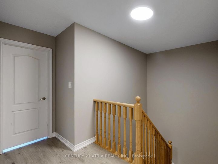 Photo 11 at 8 Moonseed Lane, Oak Ridges Lake Wilcox, Richmond Hill