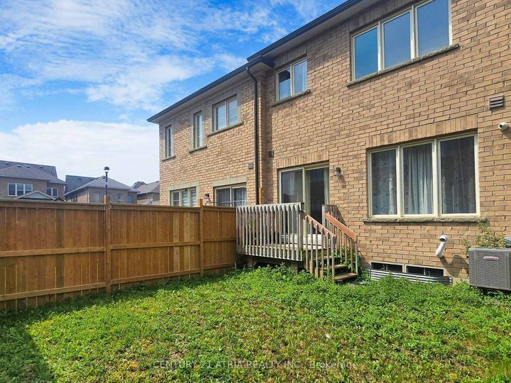 Photo 25 at 8 Moonseed Lane, Oak Ridges Lake Wilcox, Richmond Hill