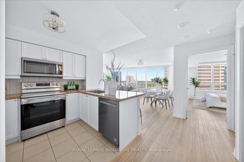 Photo 16 at 1520 - 25 Greenview Avenue, Newtonbrook West, Toronto