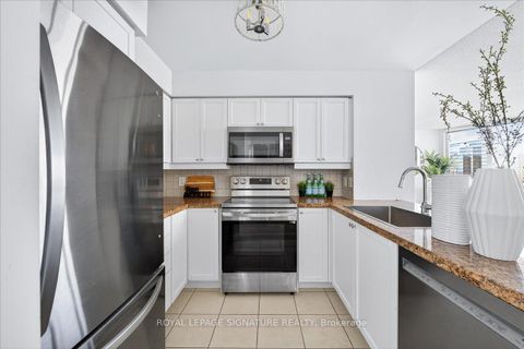 Photo 17 at 1520 - 25 Greenview Avenue, Newtonbrook West, Toronto