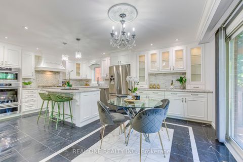 Photo 11 at 403 Glenashton Drive, WC Wedgewood Creek, Oakville