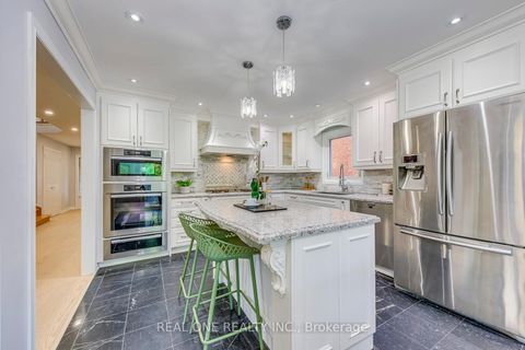 Photo 12 at 403 Glenashton Drive, WC Wedgewood Creek, Oakville