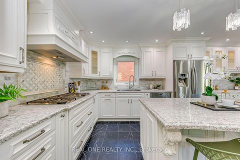 Photo 13 at 403 Glenashton Drive, WC Wedgewood Creek, Oakville