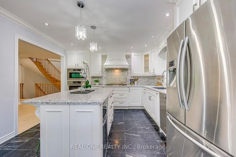Photo 14 at 403 Glenashton Drive, WC Wedgewood Creek, Oakville