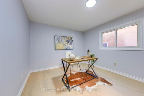 Photo 19 at 403 Glenashton Drive, WC Wedgewood Creek, Oakville