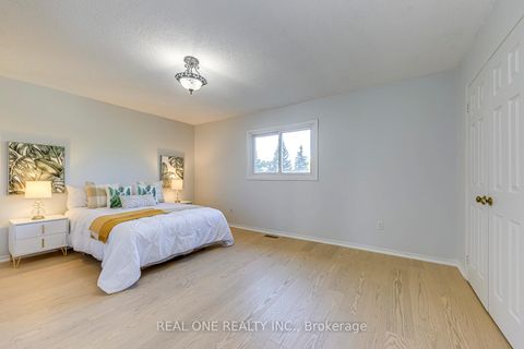 Photo 31 at 403 Glenashton Drive, WC Wedgewood Creek, Oakville