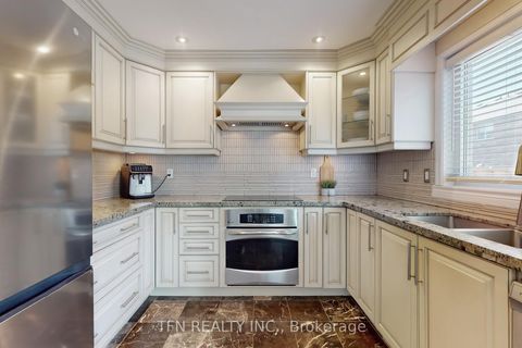 Photo 7 at 24 Lucerne Drive, Vellore Village, Vaughan