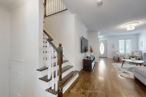 Photo 12 at 24 Lucerne Drive, Vellore Village, Vaughan