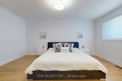 Photo 14 at 24 Lucerne Drive, Vellore Village, Vaughan