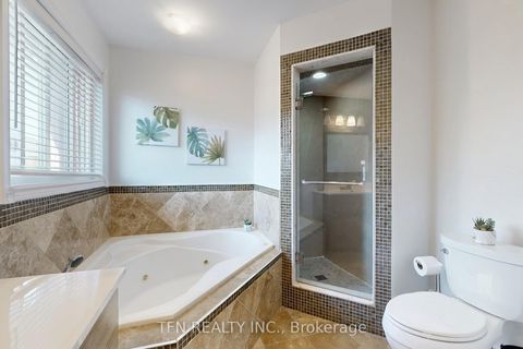 Photo 17 at 24 Lucerne Drive, Vellore Village, Vaughan