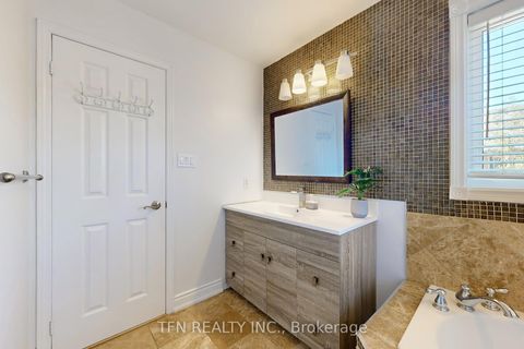 Photo 18 at 24 Lucerne Drive, Vellore Village, Vaughan