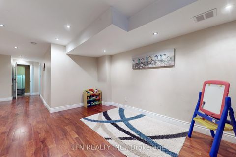Photo 27 at 24 Lucerne Drive, Vellore Village, Vaughan