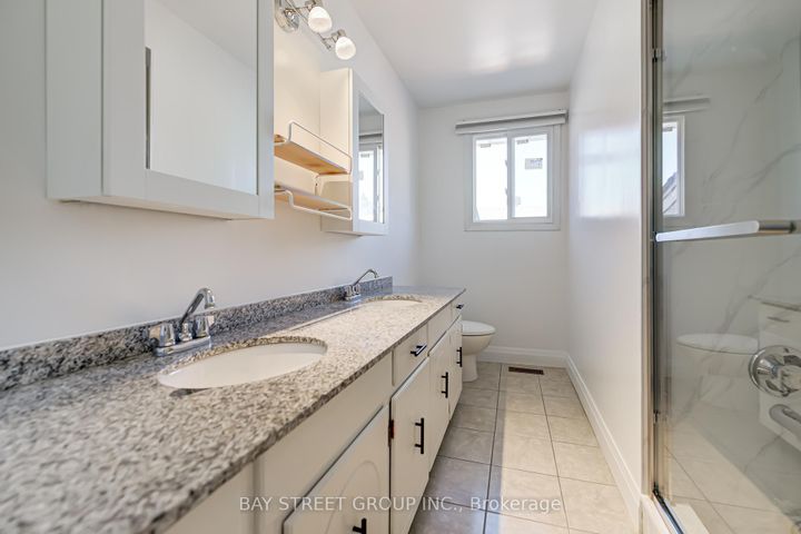 Photo 35 at 3420 Charmaine Heights, Mississauga Valleys, Mississauga