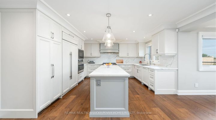 Photo 12 at 38 Beckenridge Drive, Milliken Mills East, Markham