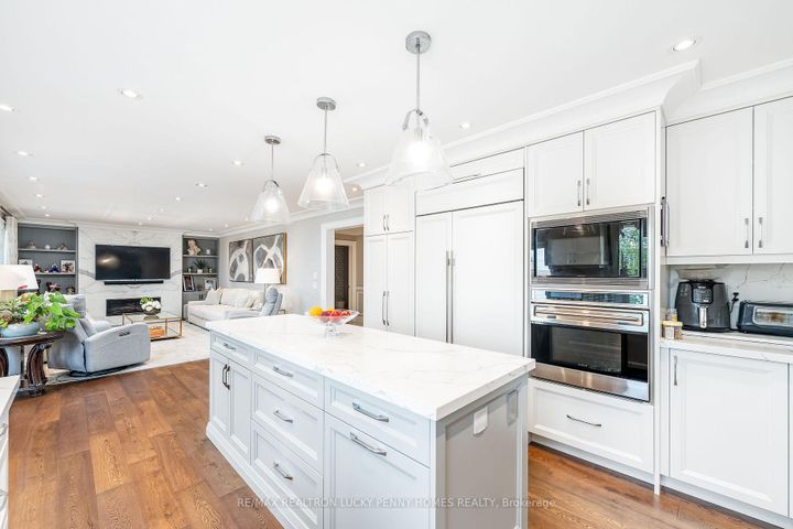 Photo 14 at 38 Beckenridge Drive, Milliken Mills East, Markham