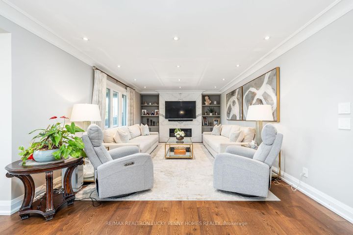 Photo 16 at 38 Beckenridge Drive, Milliken Mills East, Markham